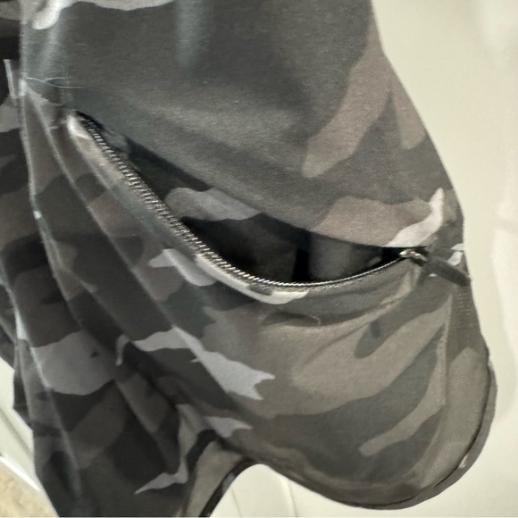 Athleta Mesh Racer Run Short 4” - Picture 5 of 7